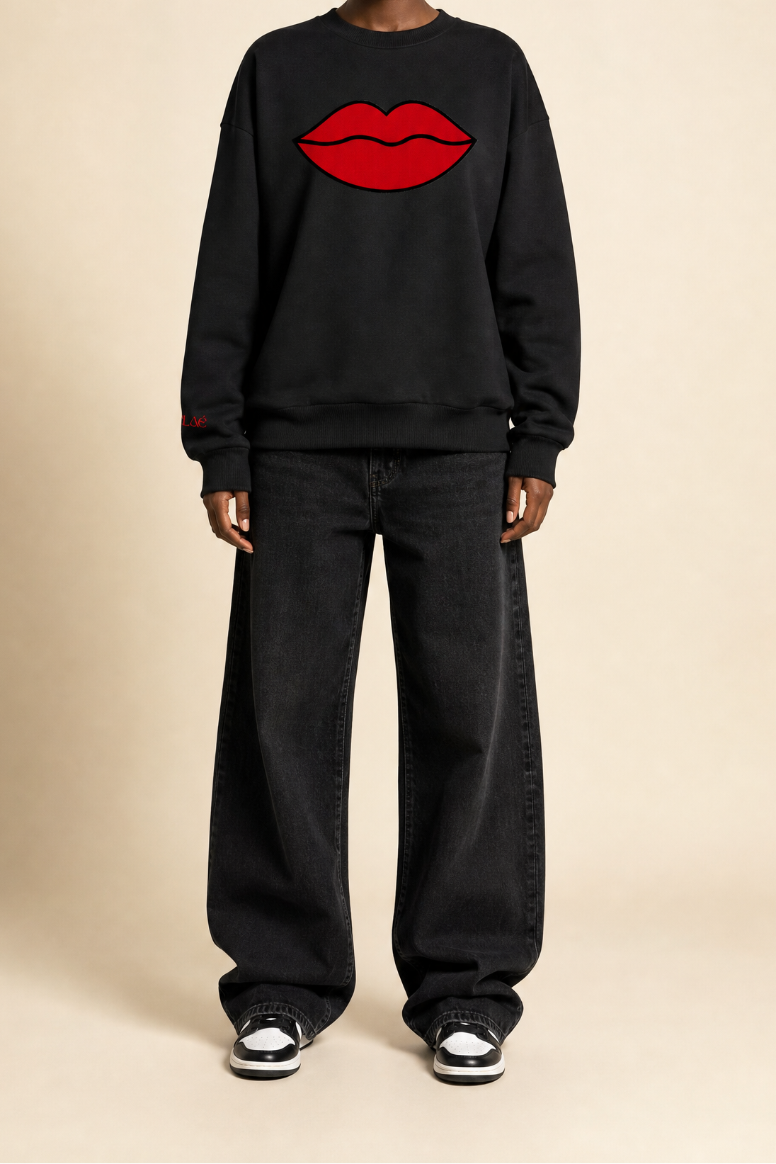 Red Lips Embroidered Black Sweatshirt Black Woman MERLAÉ